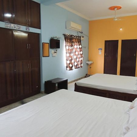Radha Party Hall Kanchipuram Buitenkant foto