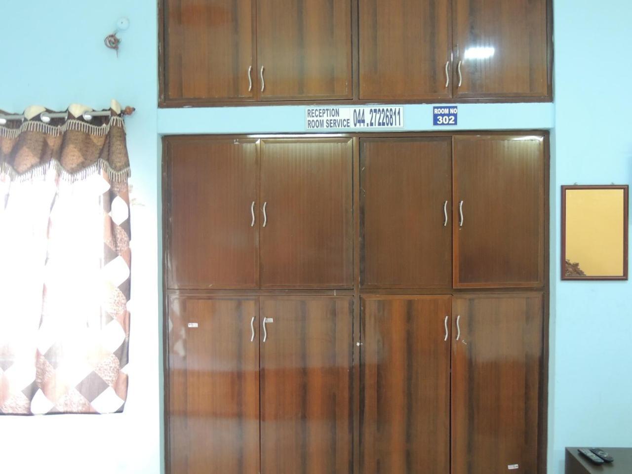 Radha Party Hall Kanchipuram Buitenkant foto