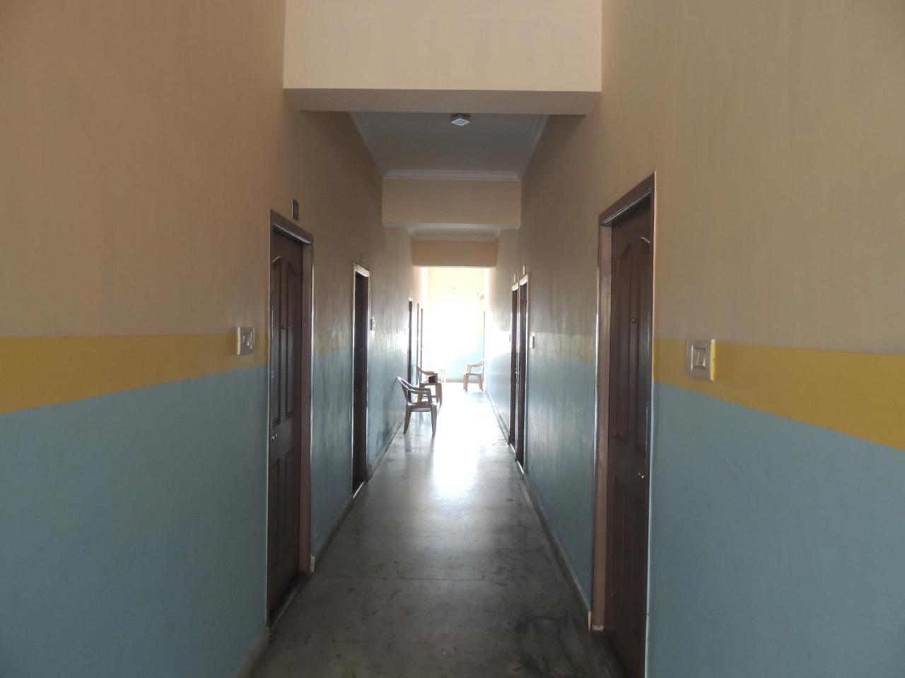 Radha Party Hall Kanchipuram Buitenkant foto